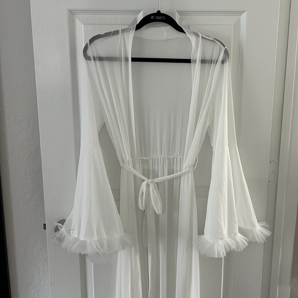 Sexy Robe - Picture 2 of 5